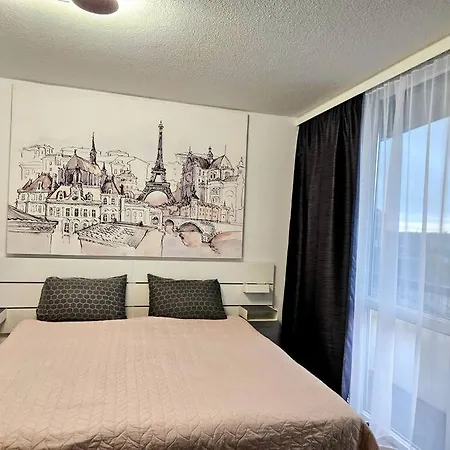 2-zimmer, Balkon, Parkplatz Apartment