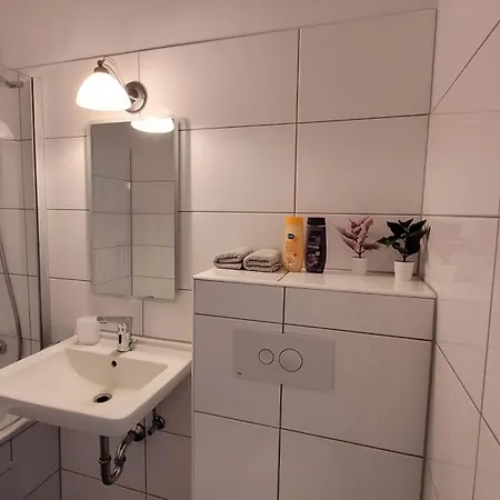 2-zimmer, Balkon, Parkplatz Apartment